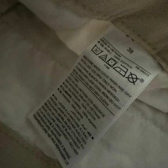 Old Navy Broken In Straight Khaki Shorts 10" Inseam at Knee Mens Size 38 - Picture 4 of 7